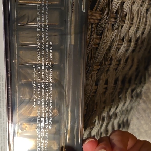 Urban Decay Naked Discontinued Eye Palette-New In Box - Picture 11 of 11